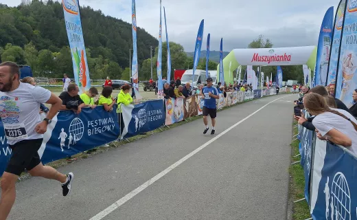 Bieg na 1 km cieszył się wielkim zainteresowaniem na Festiwalu Biegowym w Piwnicznej - 54